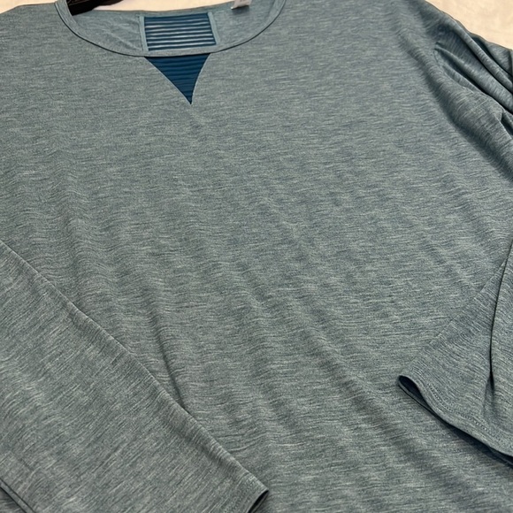 FREE 2 B workout shirt, Activewear size XXL - Picture 8 of 11